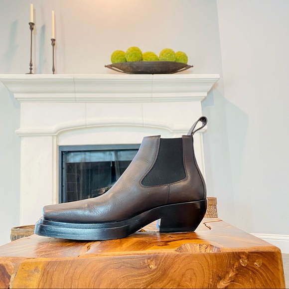 Bottega Veneta Lean Square Toe Boots - Picture 4 of 16